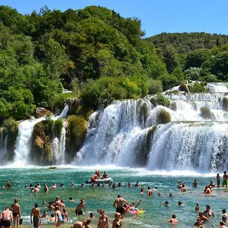 House Paradise Εξοχικό σπίτι *